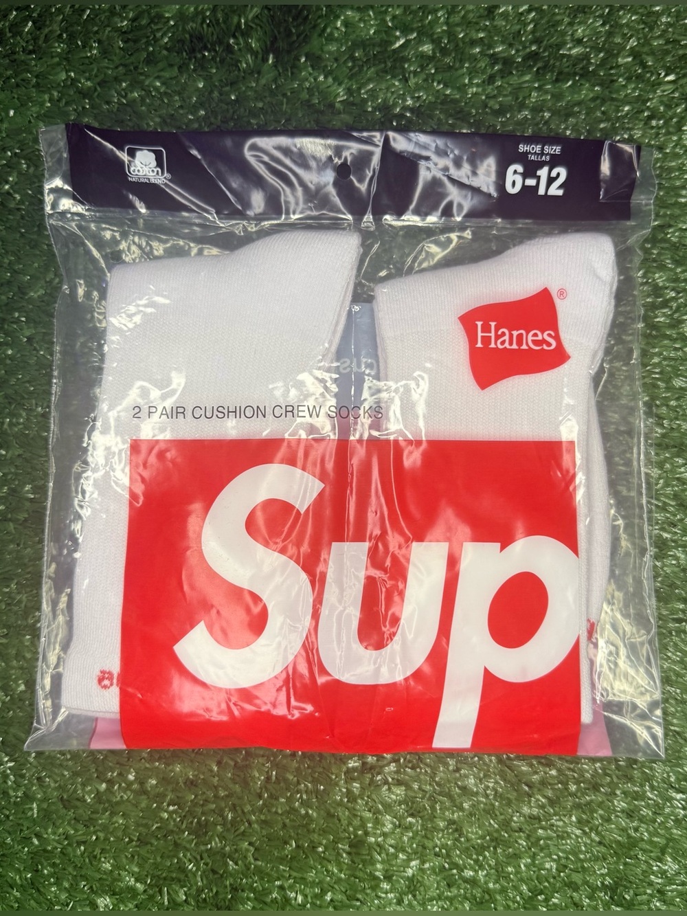 Supreme x Hanes White & Red Crew Socks - 2 Pair Cushion